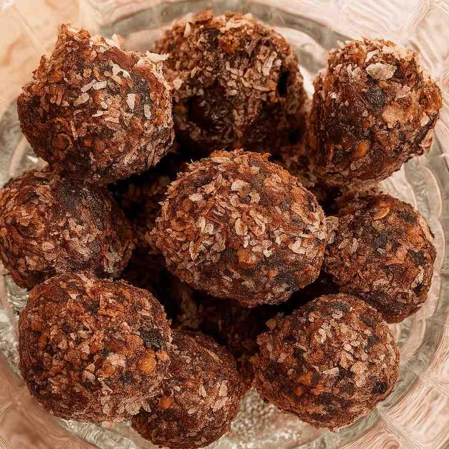 Pan Coconut Ladoo